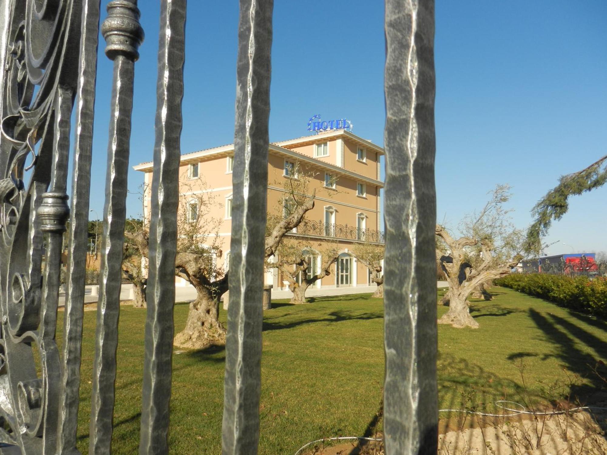 Hotel Villa Michelangelo Città Sant'Angelo Exterior foto